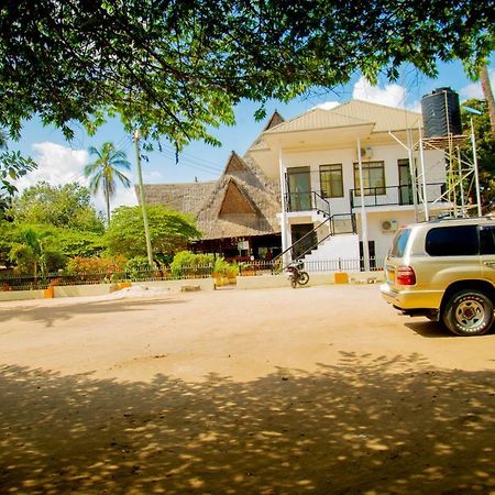 Flamingo Hotel Kinyerezi Дар-эс-Саламе Экстерьер фото