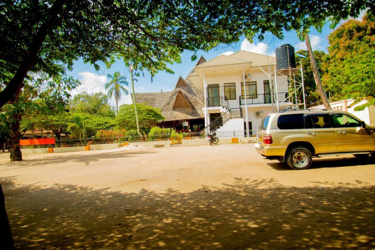 Flamingo Hotel Kinyerezi Дар-эс-Саламе Экстерьер фото